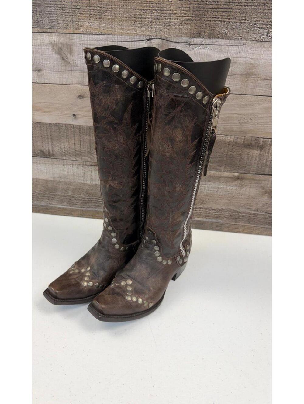 Old Gringo Cowboy Boots. Brown with Silver studs. Size 5B